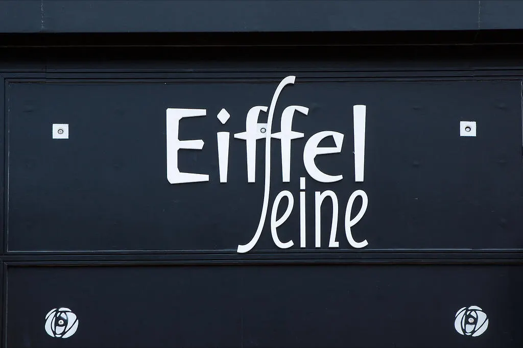 Hotel Eiffel Seine Paris