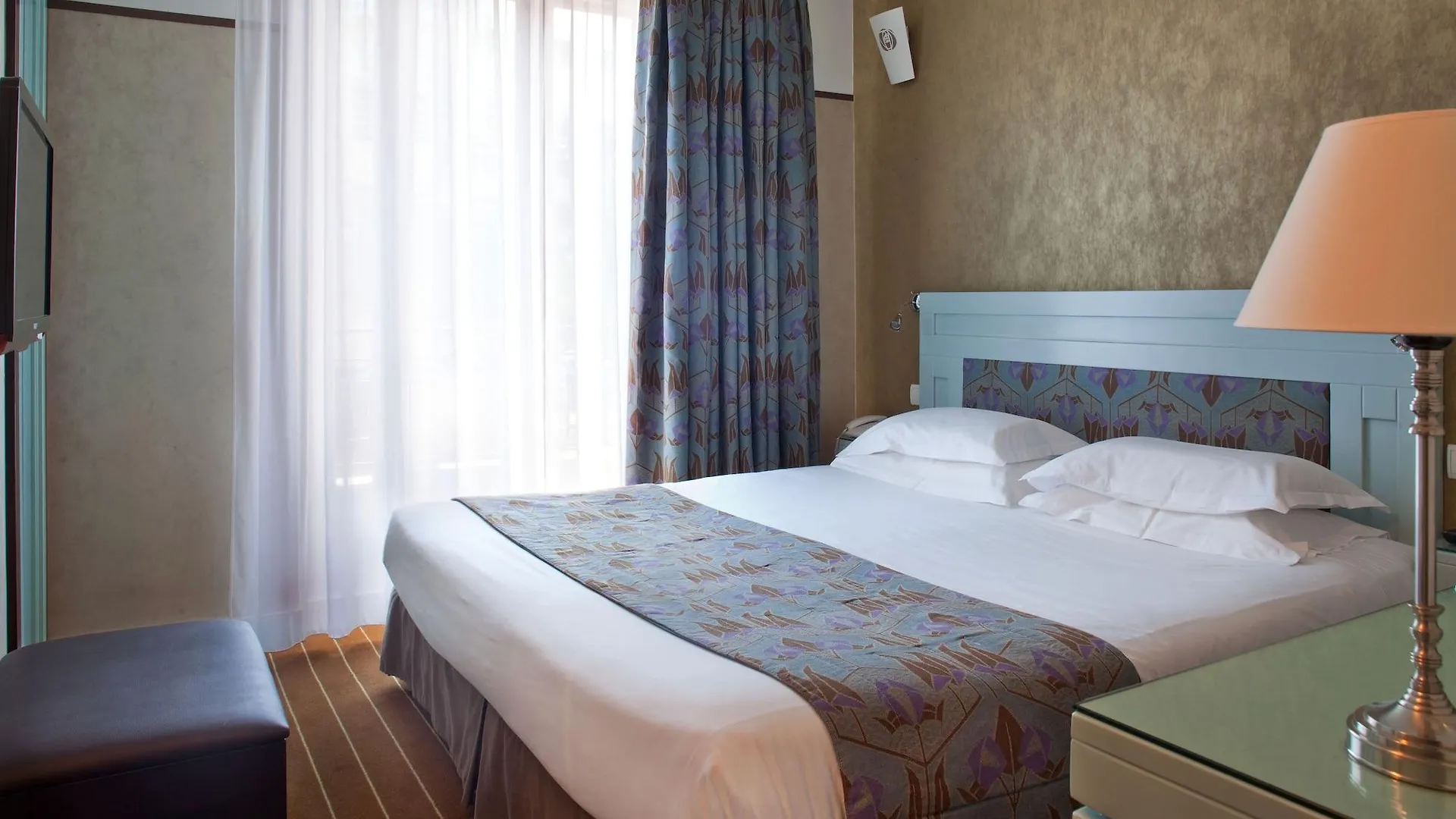 Hotel Eiffel Seine Paris