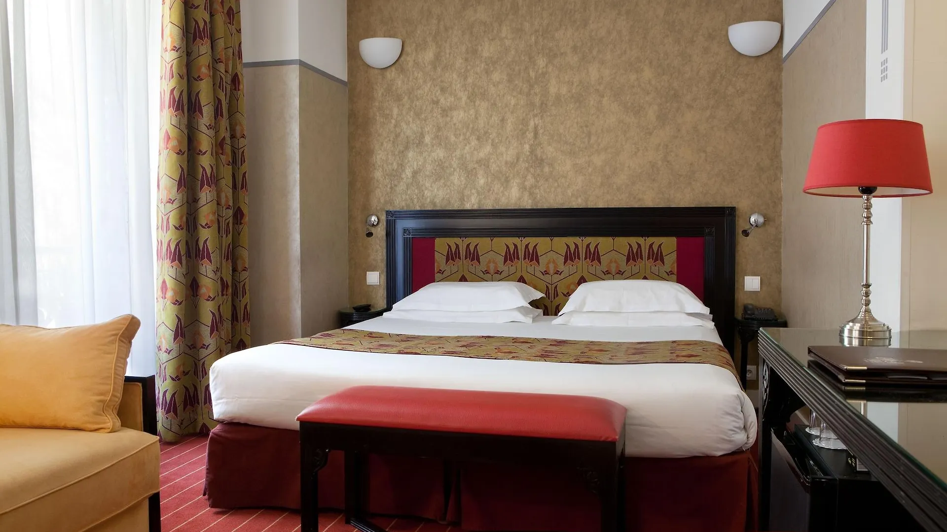 Hotel Eiffel Seine Paris