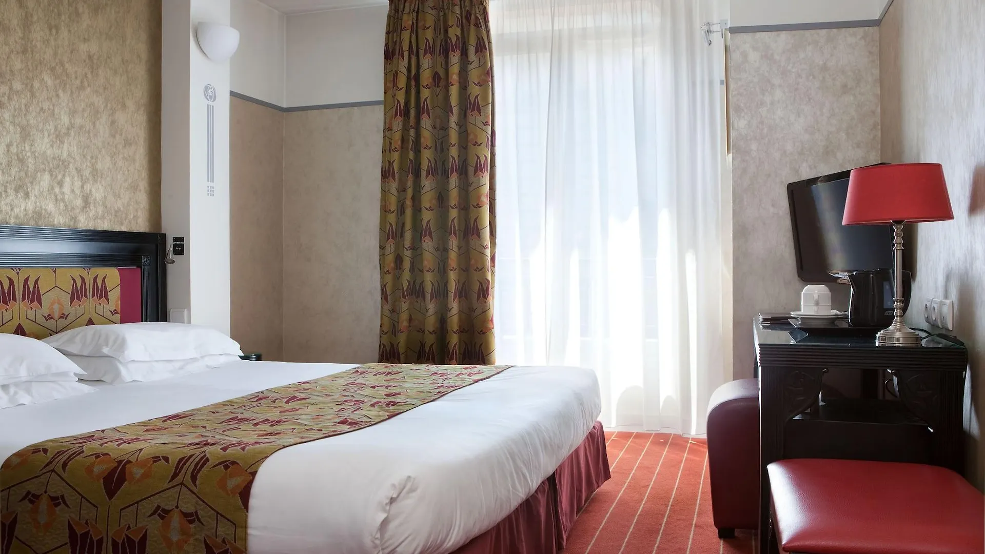 Hotel Eiffel Seine Paris