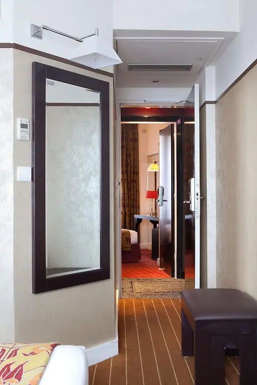 Hotel Eiffel Seine Paris