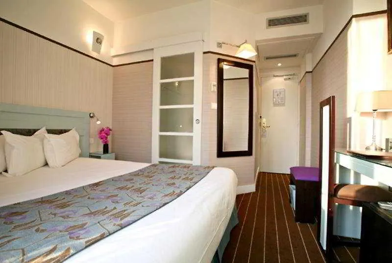 Hotel Eiffel Seine Paris