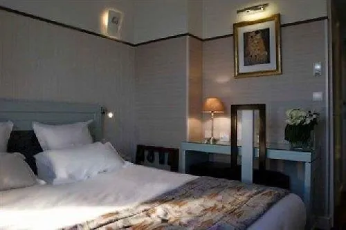 Hotel Eiffel Seine Paris