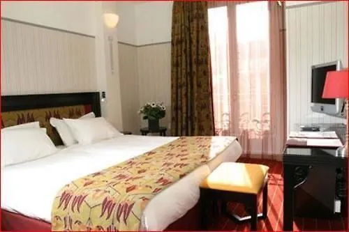 Hotel Eiffel Seine Paris