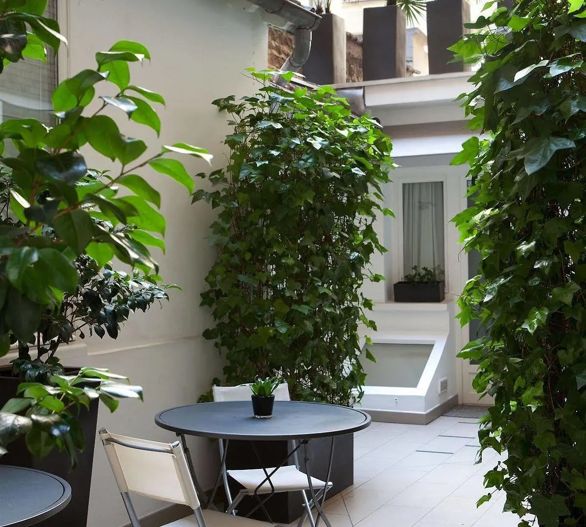 Hotel Eiffel Seine Paris